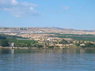 capernaum-from-the-sea - BIBLE READING ARCHEOLOGYから引用